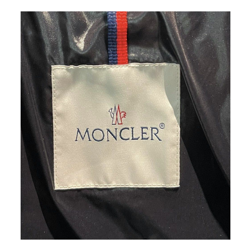 Moncler Bady Hooded Puffer Jacket – Iconic Silhouette, Premium Down