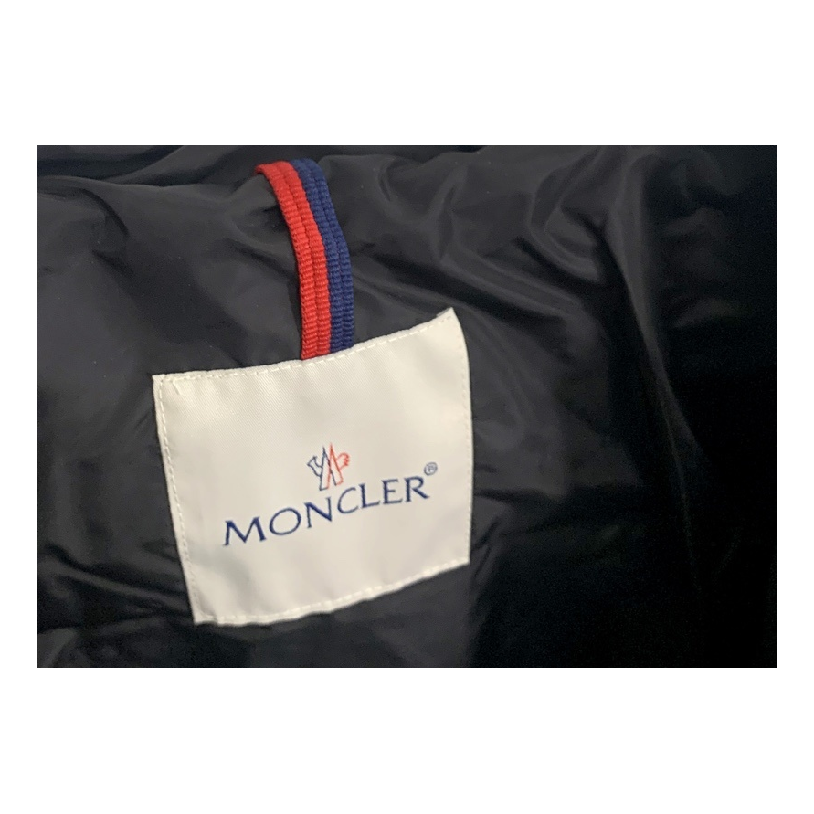 Moncler Cinched-Waist Fur-Trim Hooded Puffer Jacket – Black, Sculpted and Opulent