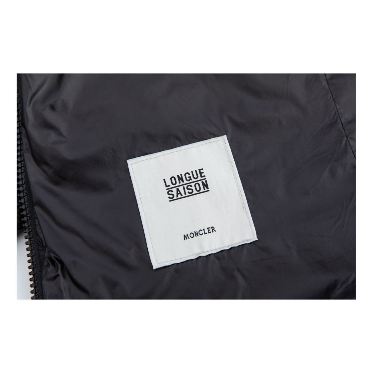 Moncler Gles Fitted Hooded Puffer Jacket – Body Fit, Premium Down