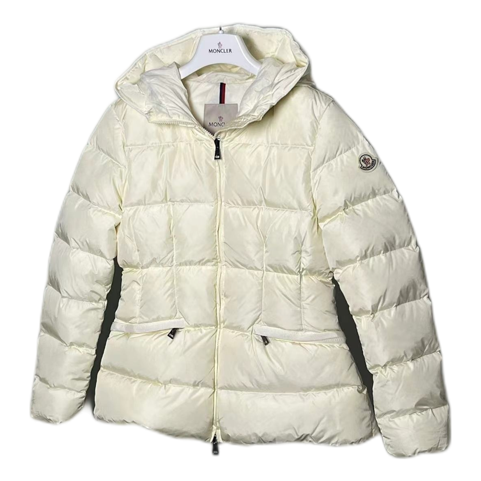 Moncler Avoce Hooded Puffer Jacket – Precise, Quietly Exceptional