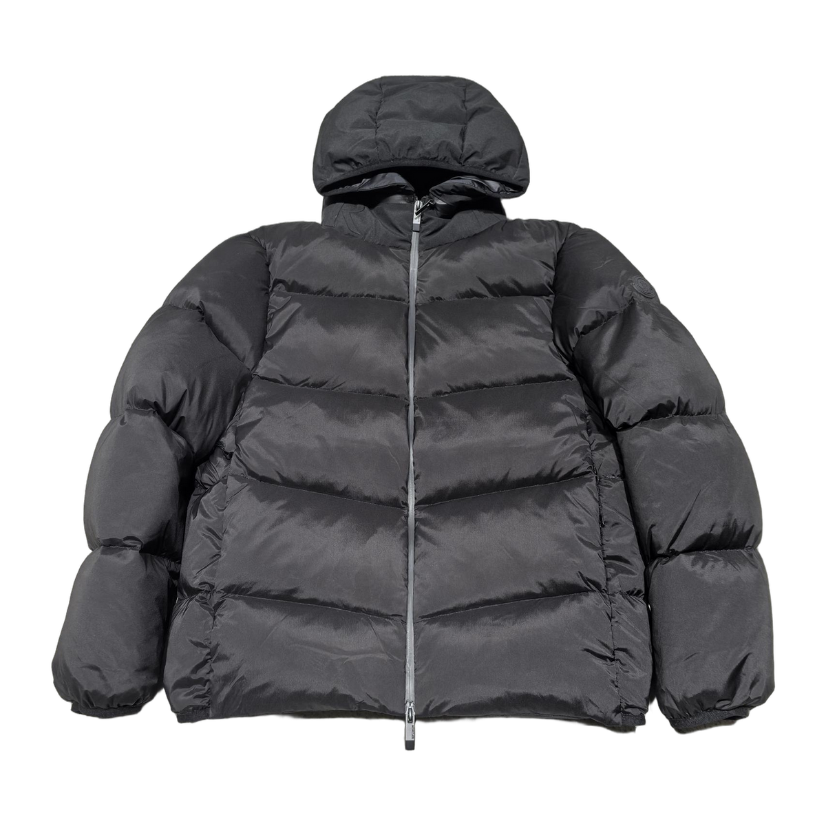 Moncler Forez Hooded Short Down Jacket – Cropped, Structured Hood