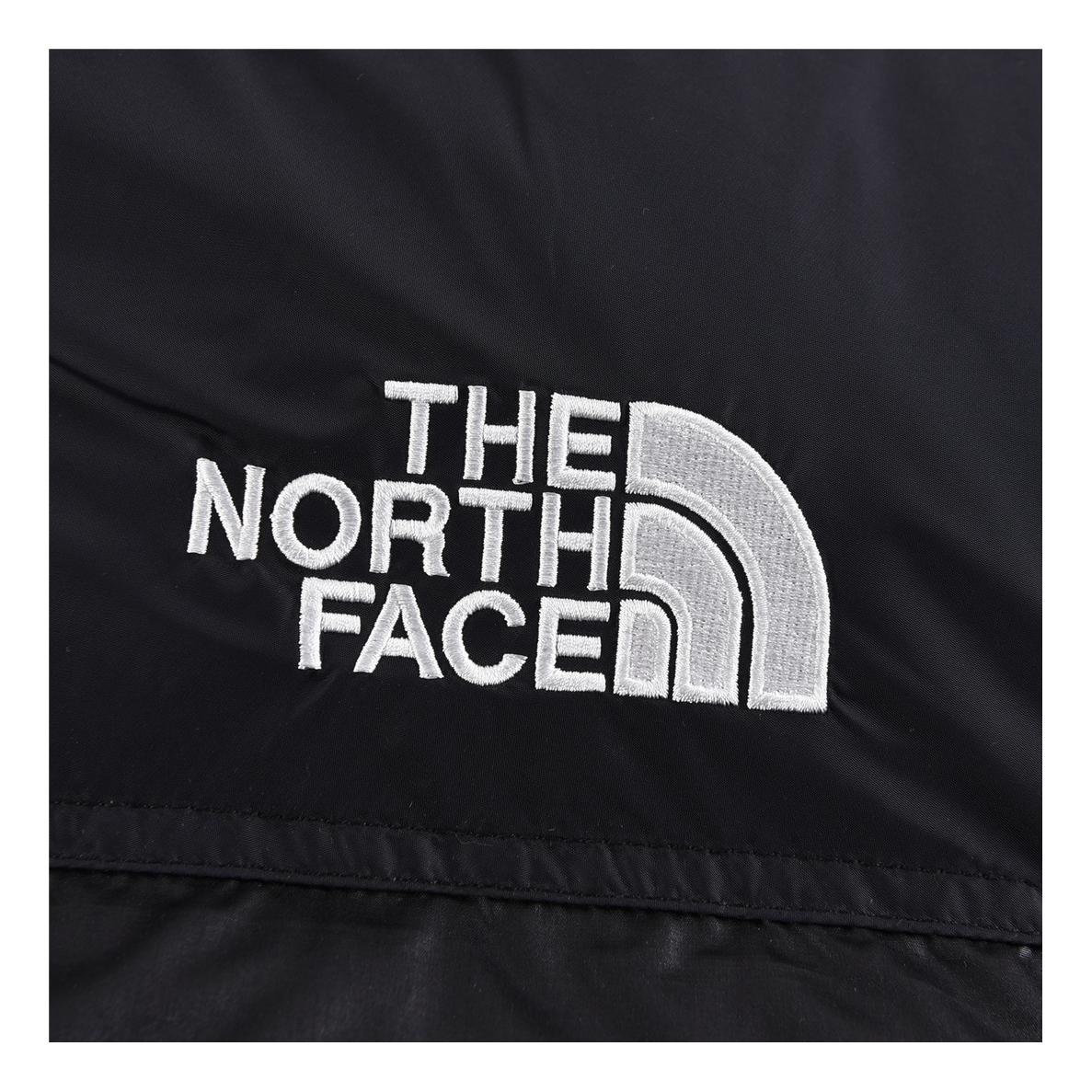 The North Face Contrast-Panel Puffer Jacket – Stand Collar, Street-Ready